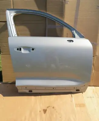 Volvo XC40 Front door