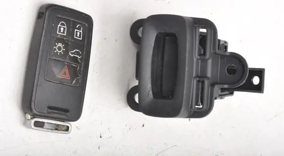Volvo S60 Ignition key/card AH4N-15607-AE