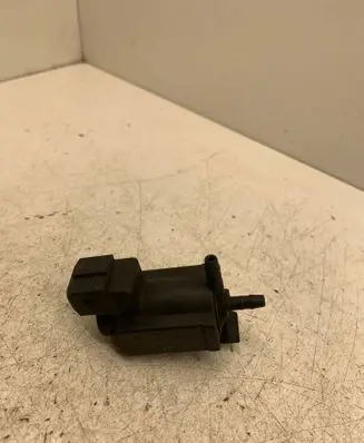 Volvo XC90 Vacuum valve 72224010 06T146 30611668