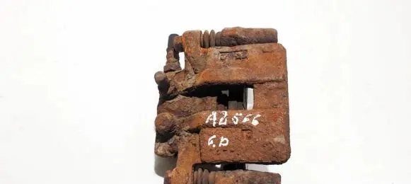 Chrysler Sebring (ST-22 - JR) Rear brake caliper