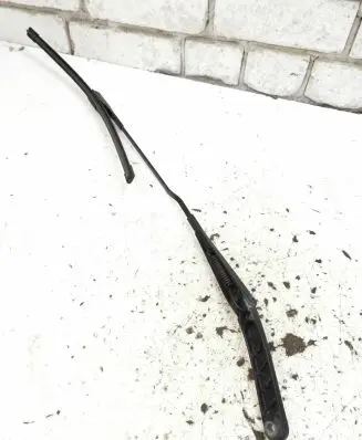 Audi A4 S4 B8 8K Front wiper blade arm 8K1955408