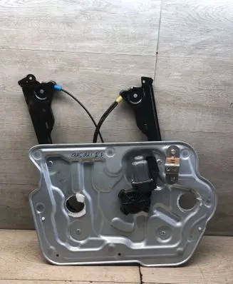 Nissan Qashqai+2 Sliding door window regulator with motor