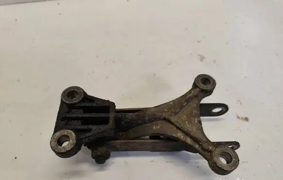 Volvo XC90 Engine mount bracket 9179014
