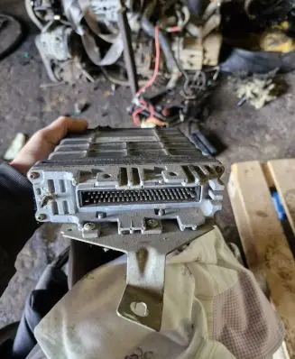 Volkswagen Golf III Engine control unit/module 028906021B 300394 0281001172