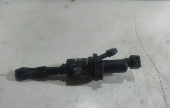 Peugeot 407 Clutch slave cylinder 
