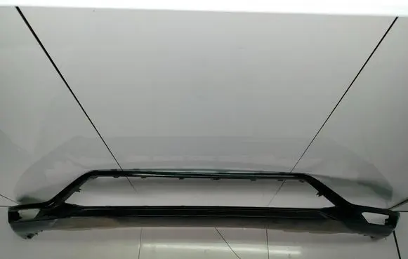 Front bumper lip