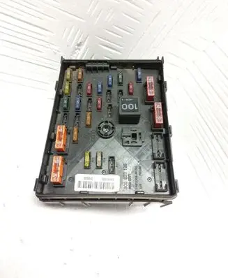 Volkswagen PASSAT B6 Fuse module 3C0937125