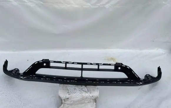 Front bumper lip
