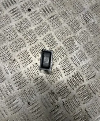 Fog light switch