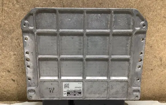 Toyota Auris 150 Engine control unit/module 896610Z250 MB2754001721