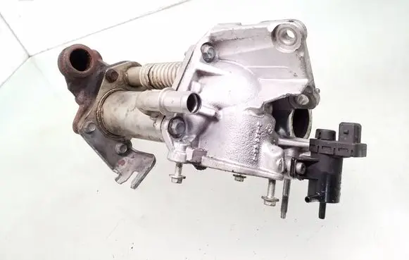 Nissan NV200 EGR valve cooler 147355713R
