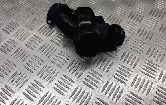 Renault Clio III Oil breather separator 8200323338