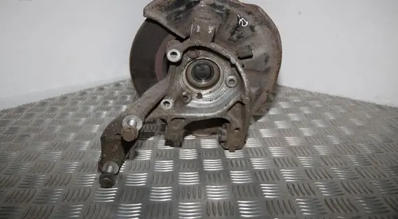 Rear wheel hub spindle/knuckle