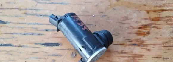 Hyundai ix35 Windshield washer spray nozzle 985102S100