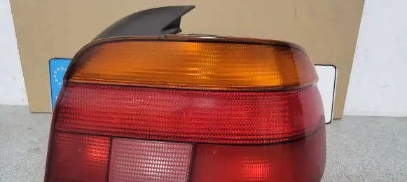 BMW 5 E39 Rear/tail lights 8358032