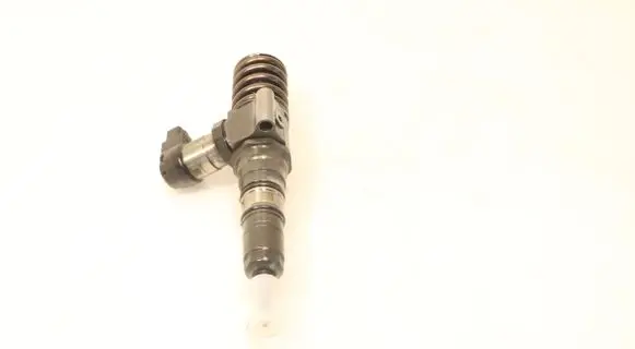 Volkswagen PASSAT B6 Fuel injector 03G130073S