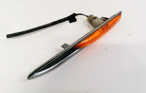 Ford Mondeo MK IV Front fender indicator light 7S7113K354ED