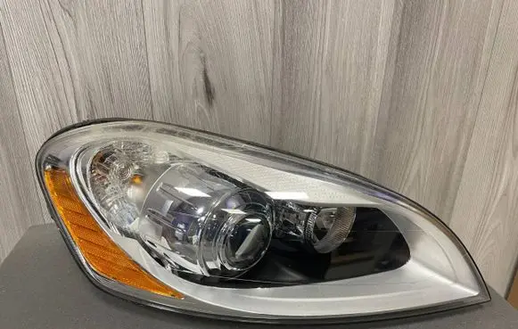 Volvo XC60 Headlight/headlamp 30763136 89902825
