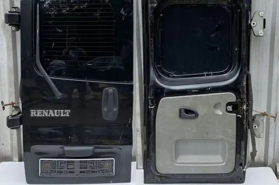 Renault Trafic II (X83) Front door