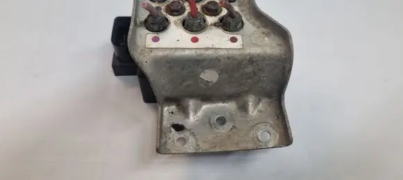 Audi A8 S8 D3 4E Air suspension valve block 4E0616014