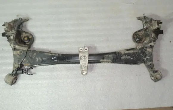Renault Espace V (RFC) Rear axle beam 555013092R 555019495R