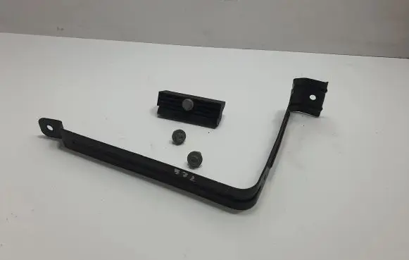 Battery bracket
