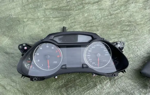 Audi A4 S4 B8 8K Speedometer (instrument cluster) 8K0920930A 503001523102