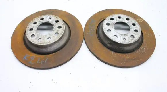 Volkswagen PASSAT B8 Rear brake disc 3Q0615601