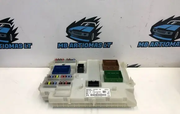 Volvo XC60 Fuse module 31343677AA 31343677