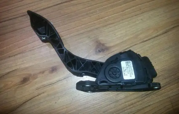 Suzuki SX4 Accelerator throttle pedal 4940079j40 6pv009074-02
