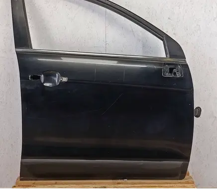 Chevrolet Captiva Front door