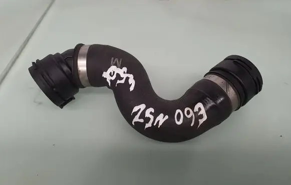 BMW 5 E60 E61 Engine coolant pipe/hose 7565780 17127565780