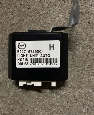 Mazda CX-7 Light module LCM E22767890C
