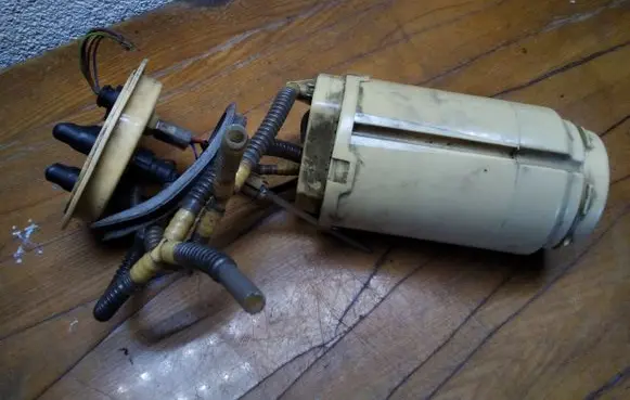 Volkswagen Touareg I Fuel injection high pressure pump 7L6919679C