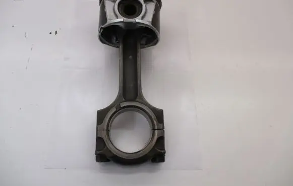 Ford Ranger Piston with connecting rod WLAT