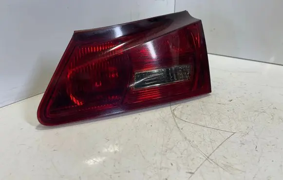 Lexus IS 220D-250-350 Tailgate rear/tail lights