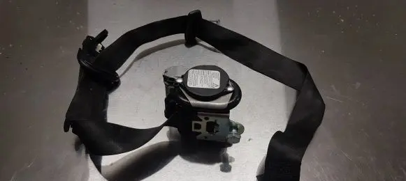 Audi A3 S3 8P Front seatbelt