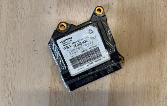 Citroen C4 III e-C4 Airbag control unit/module 9835661480