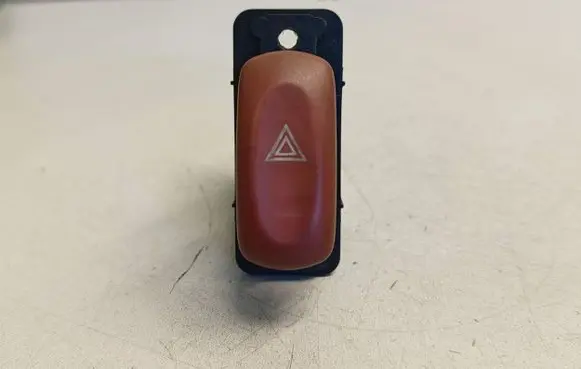 Opel Agila A Hazard light switch 3843183E0