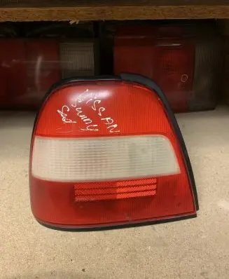 Nissan Sunny Rear/tail lights 7304