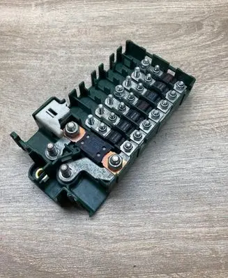 BMW 5 E39 Fuse module 8367768