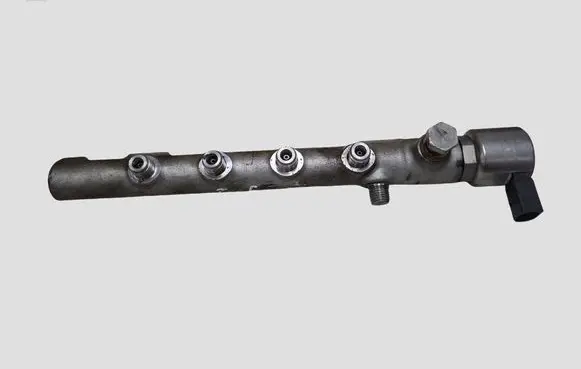 Mercedes-Benz A W176 Fuel main line pipe A6510700700 R9144Z240A