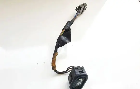 Opel Tigra A Electric window control switch 90389337 008008002