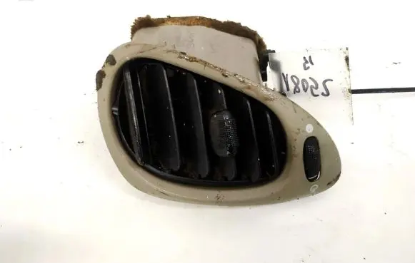 Mazda 121 SM Dash center air vent grill 96FGA018B09AK