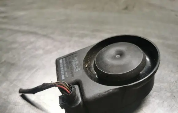 Volkswagen Tiguan Alarm system siren 1K0951605C
