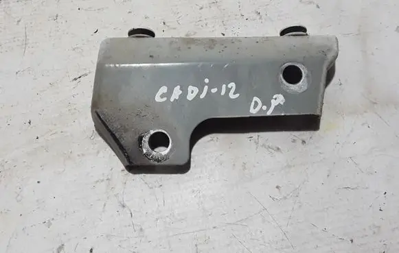 Volkswagen Caddy Fender mounting bracket 1T0810334