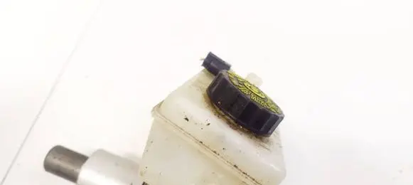 Brake fluid reservoir