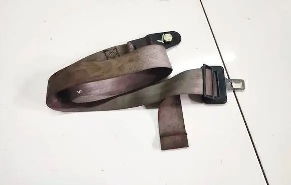 Middle seatbelt (rear)