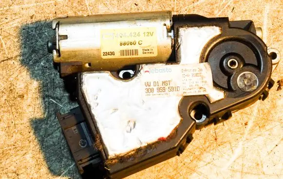 Volkswagen Phaeton Sunroof motor/actuator 1701601C 88060C 404424