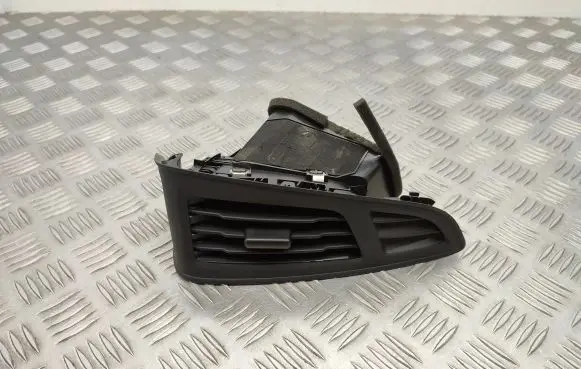Ford Focus Dashboard side air vent grill/cover trim F1EBA018B08AE